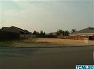 858 Park Place Dr, Exeter, CA 93221