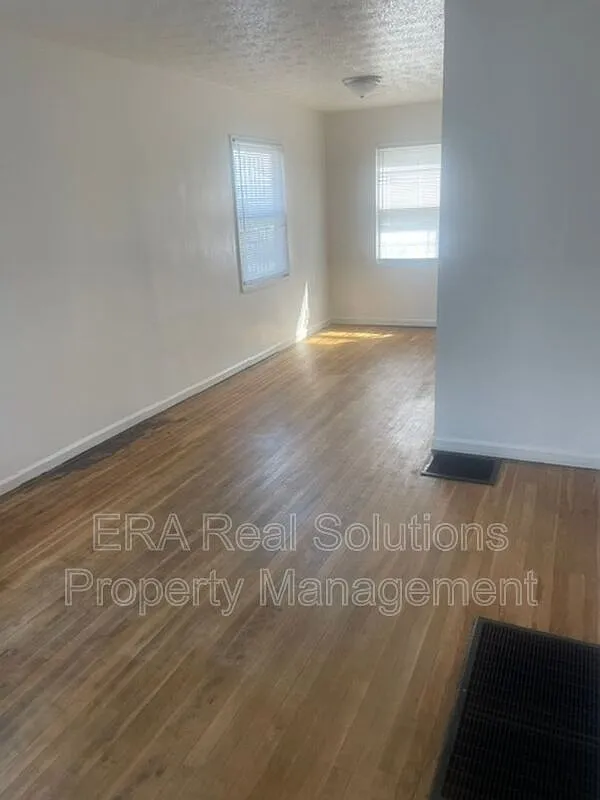 2 bed, 1.0 bath, 810 sqft, $975 — Photo 4