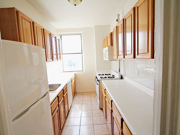 5th image of 405 Edgecombe Ave #E5