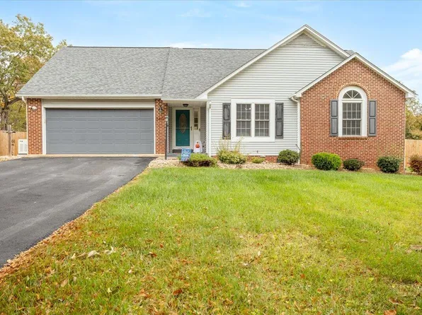 260 Leaning Oak Rd, Boones Mill, VA 24065