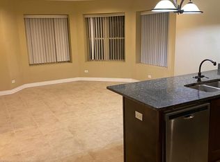 2724 W Lunt Ave, Chicago, IL 60645