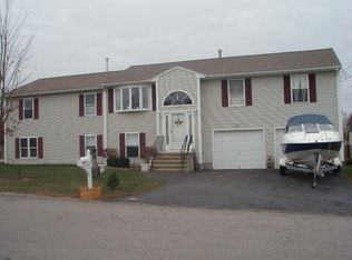 18 Hamle Ct, Bristol, RI 02809