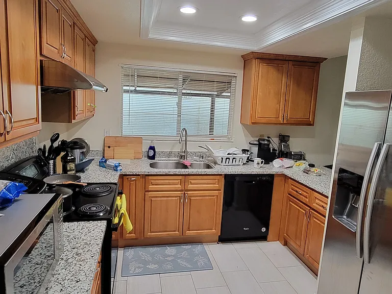1913 Edgestone Cir — Photo 5