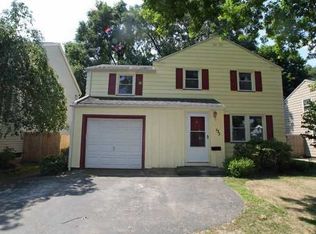 135 Parkwood Rd, Rochester, NY 14615