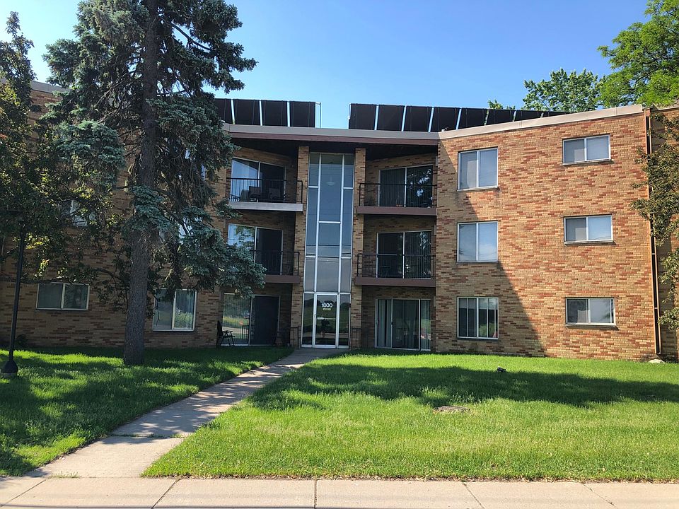 1st image of 1800 Larpenteur Ave W #6