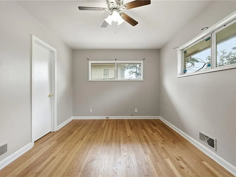2140 Oakawana Dr NE — Photo 23
