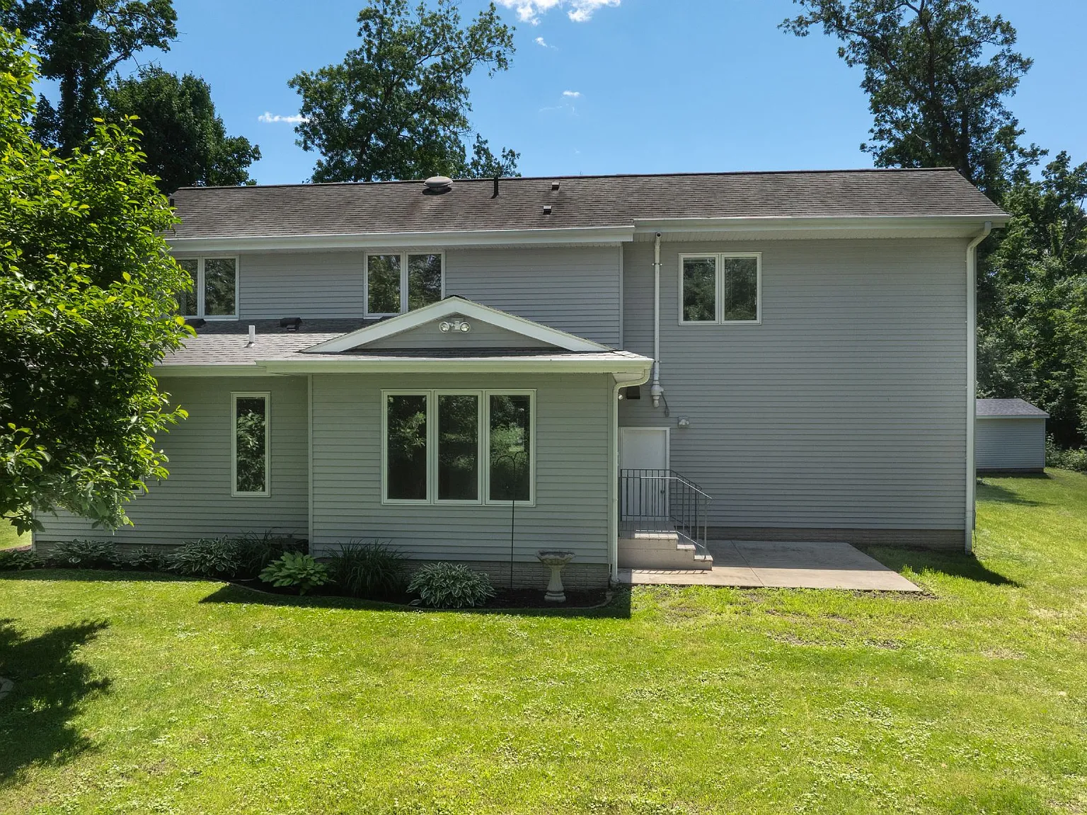 3 bed, 2153 sqft, $3,400 — Photo 3