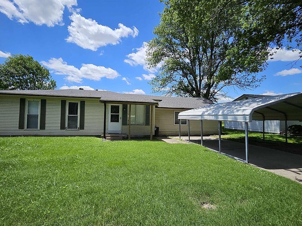 1st image of 3 Comanche Dr