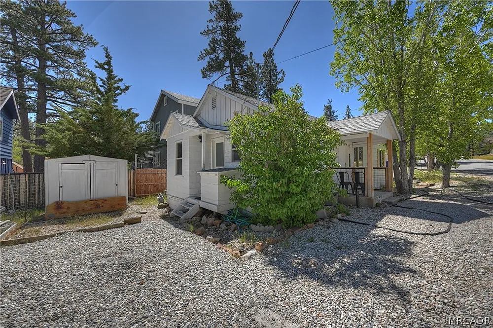 2 bed, 770 sqft, $1,700 — Photo 2