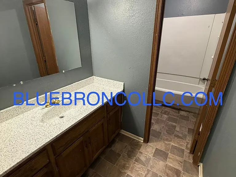 141 SW Oxford Pl — Photo 8