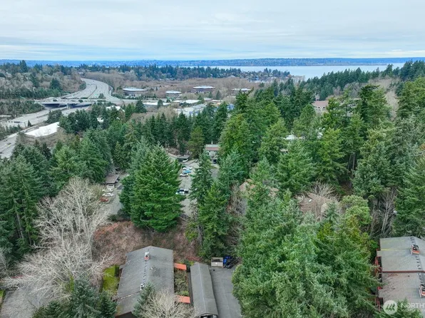 11058 NE 33rd Place #D6, Bellevue, WA 98004