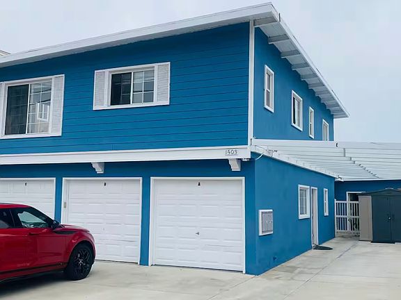 The apartment complex. Cottage is in the back of this complex. Parking for cottage is under the carport