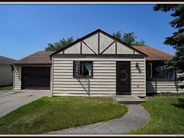 52 Martinique Dr, Cheektowaga, NY 14227
