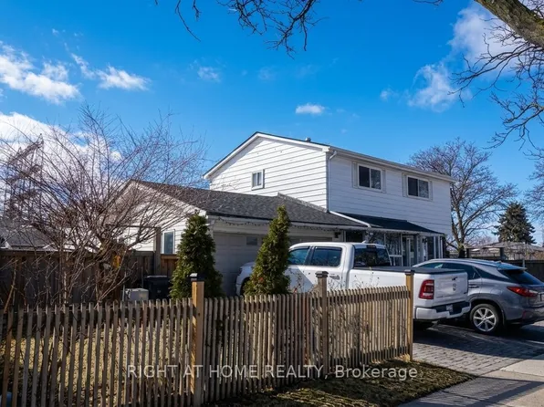 37 Banda Sq E, Toronto, ON M9V 1Z4