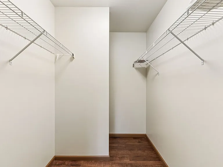 Woodfield Heights Apartments — Photo 5