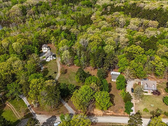 2nd image of 696 Sandie Point Dr