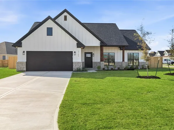 2105 Zebrina Ct, Bryan, TX 77807