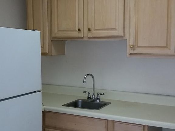 5th image of 3900 SW 12th Pl