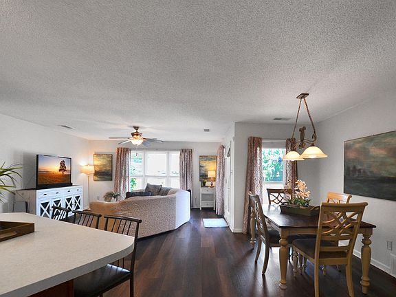 4th image of 9300 Fir Hill Dr N