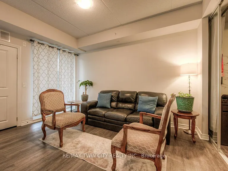 1280 Gordon St #305 — Photo 12