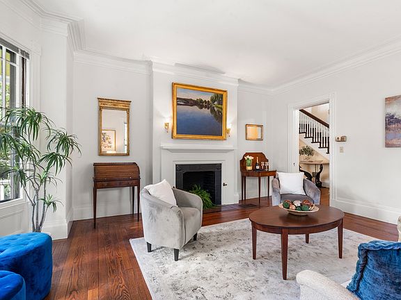 4th image of 6 Mercer Cir
