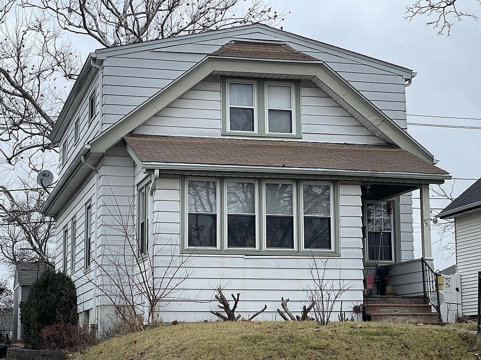 1st image of 557 South Oak Park COURT