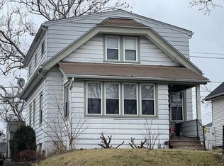 557 S Oak Park Ct, Milwaukee, WI 53214