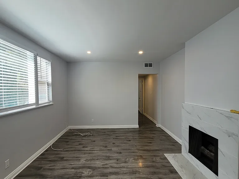 Oakhurst Apartments — Photo 37