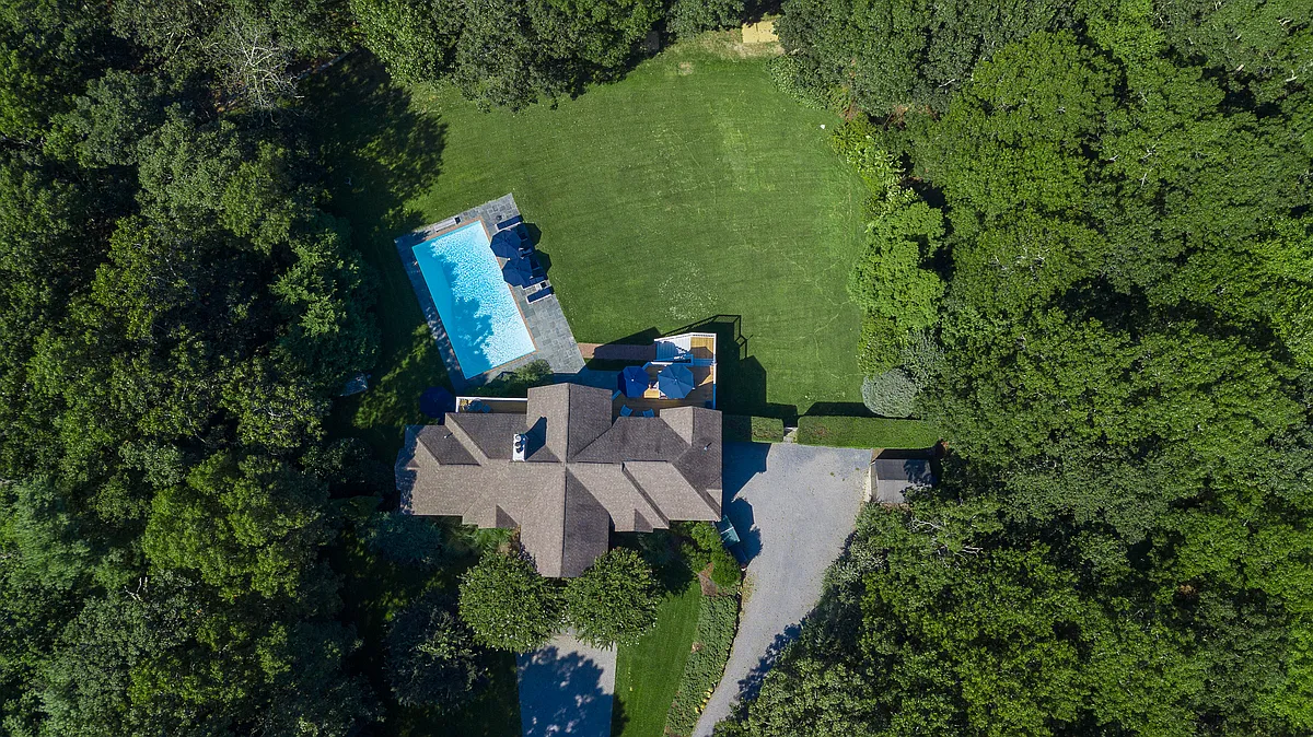 Building Photo - 6 Little Ct