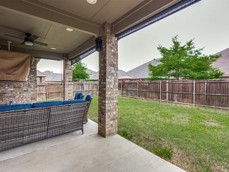 View of patio & yard