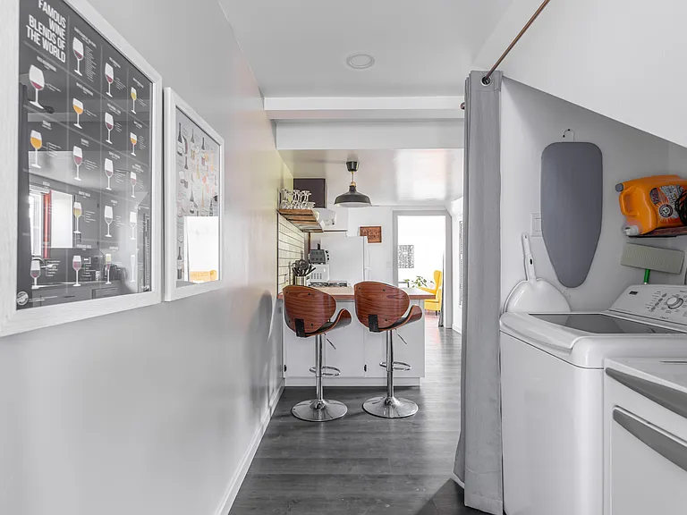 Washer / dryer included