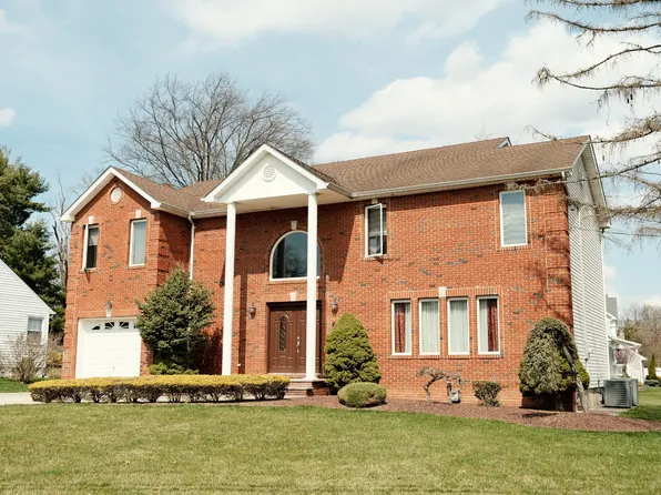 6 Evans Ter, Clark, NJ 07066