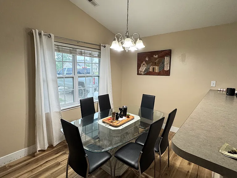 257 Rowland Dr — Photo 4