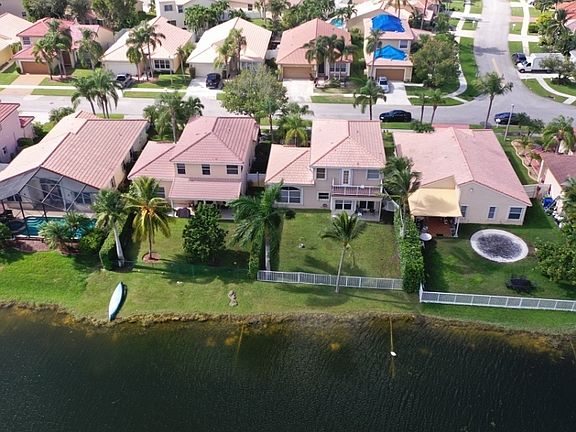 4th image of 451 SW 181st Ave