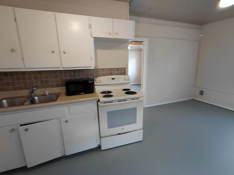2170-2172 Davis Court — Photo 6