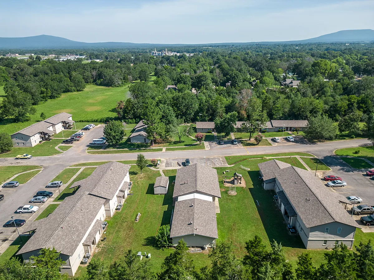 Building Photo - Winchester Estates