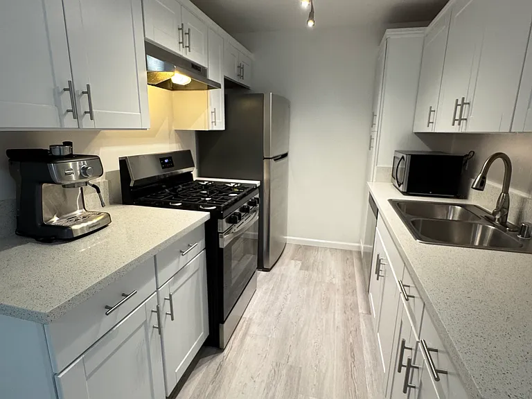 11305 Graham Pl — Photo 31
