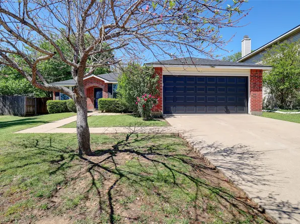 1305 High Crest Dr, Burleson, TX 76028
