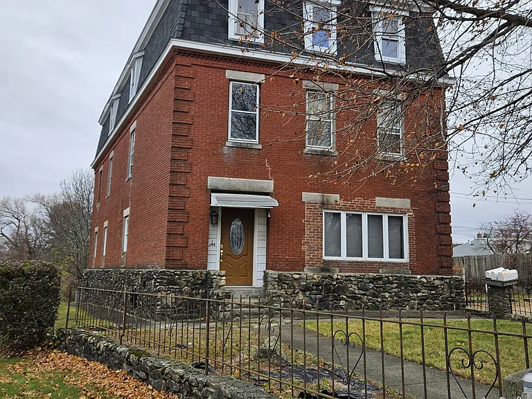 Plantation St — Photo 1