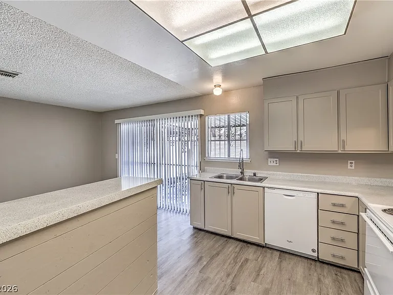 2426 Paradise Village Way #2426 — Photo 7