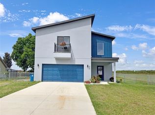957 Lakeshore Dr, Polk City, FL 33868