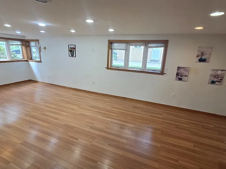 8418 W Crain St — Photo 27