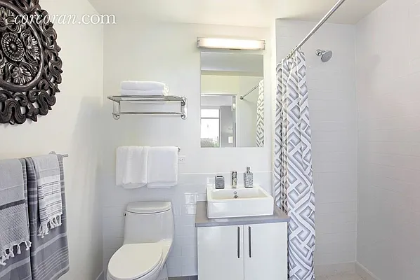 Rented by Red Apple Group | media 26