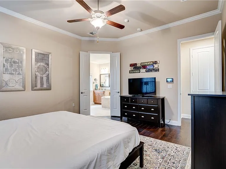 12407 Altamira St — Photo 16