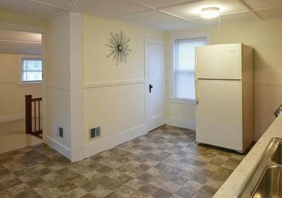 2nd image of 22 Charnock St #2