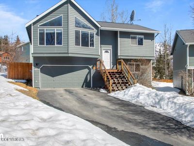18853 Mills Bay Dr, Eagle River, AK, 99577