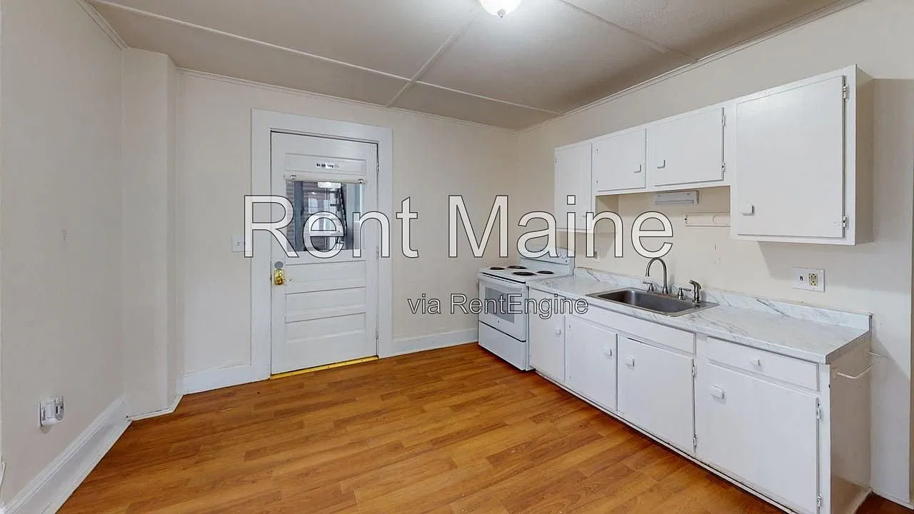 1 bed, 1.0 bath, 842 sqft, $1,200 — Photo 2