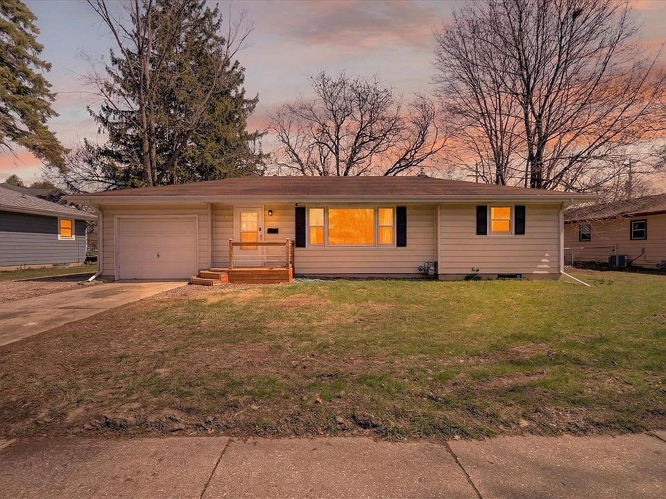 1st image of 5 S Lexington Dr