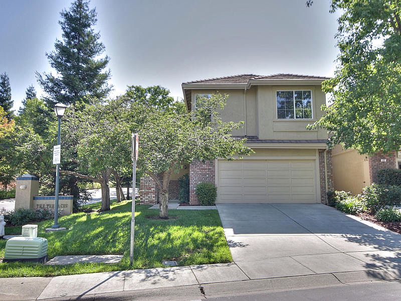 1st image of 10 Mountain Valley Pl