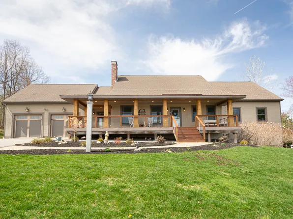 4 Lena Ln, Lunenburg, MA 01462